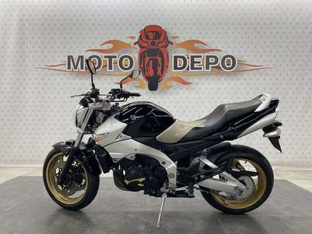 Suzuki GSR400 2006