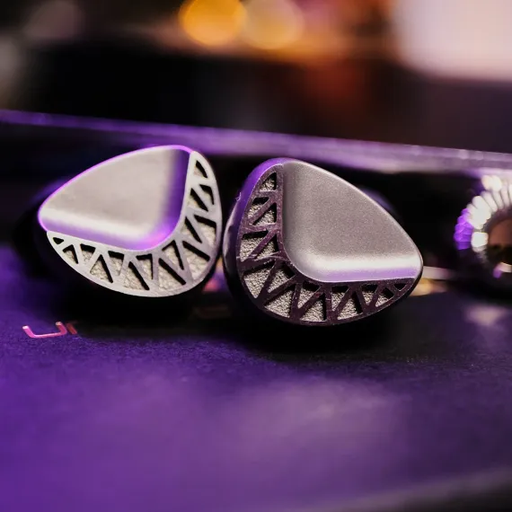 Unique Melody Maven II Titanium