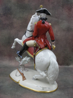 Статуэтка. Фарфор. Солдат Офицер Драгунского полка 1775 гг. на коне. Nymphenburg. Германия