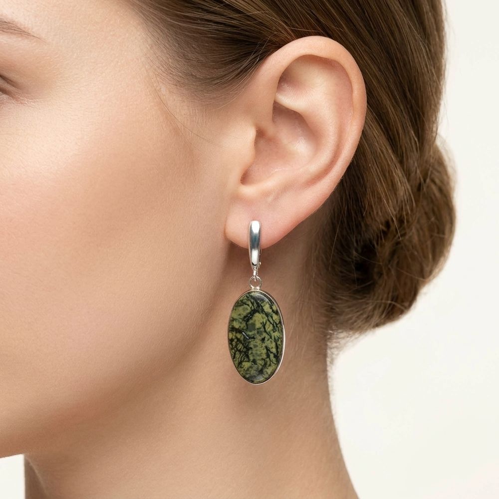 Серьги из змеевика в нейзильбере