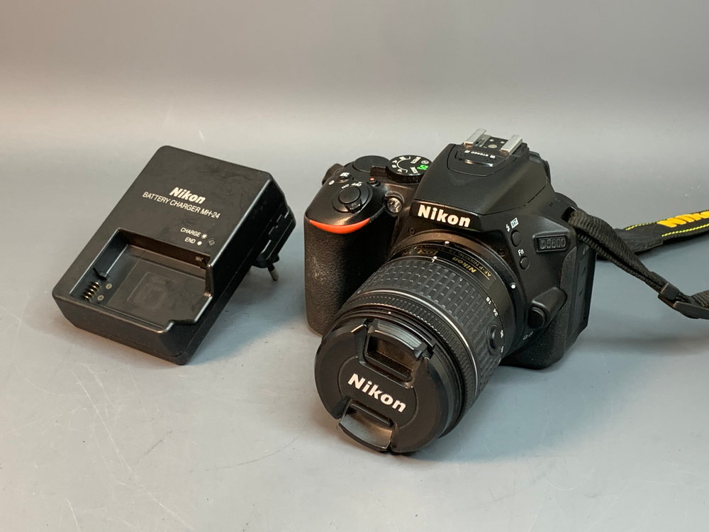 Nikon D5600 kit AF-P 18-55mm VR 11.282 кадров