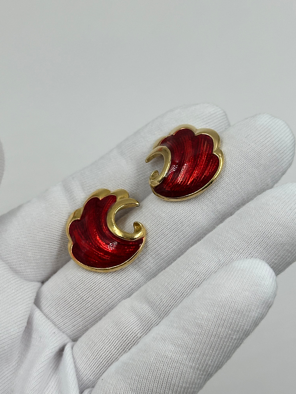 Серьги с красной эмалью