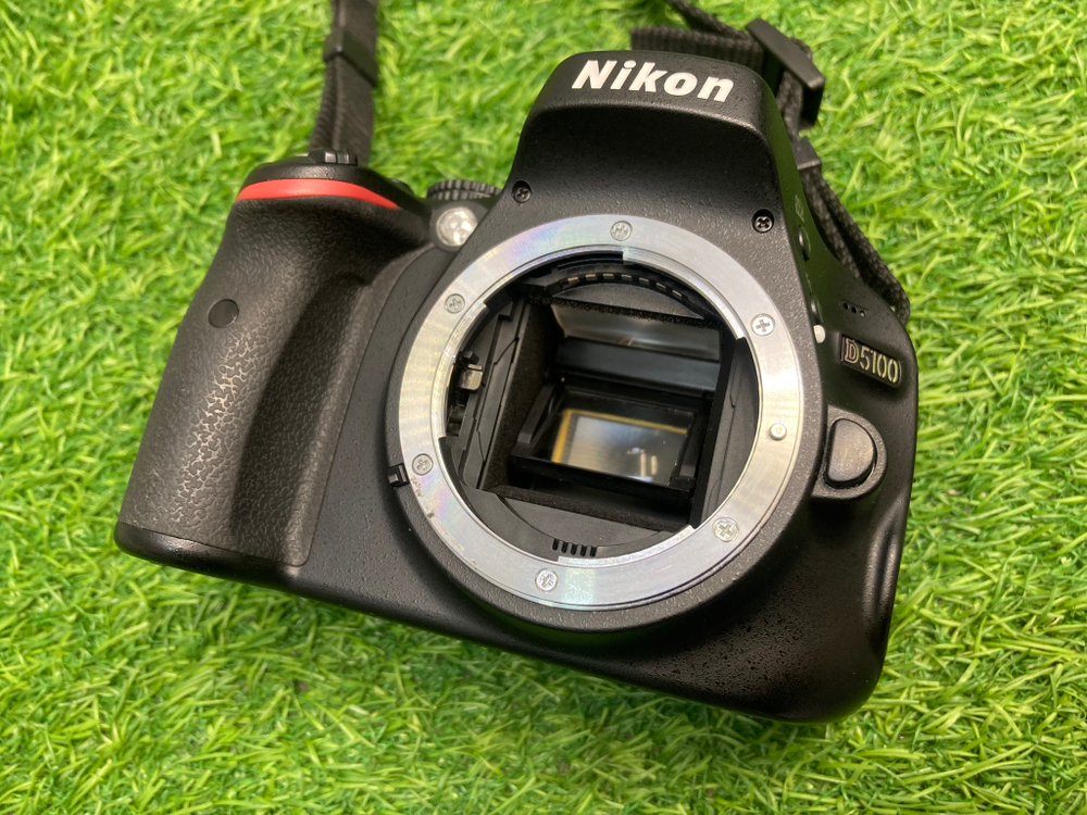 Nikon D5100 + ED 18-55mm 3.5-5.6G II 6.000 кадров