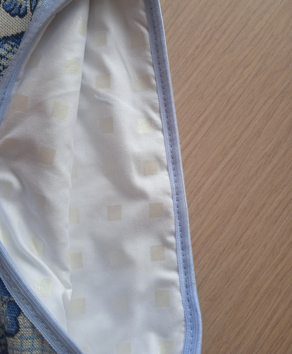 Гобеленовый набор для кухни Гжель птички (колпак на чайник и прихватка)