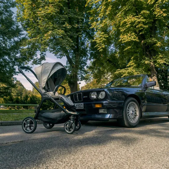 Прогулочная коляска Nuna Triv Next BMW Graphene