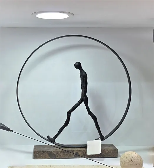 Статуэтка Man in circle KA5004A