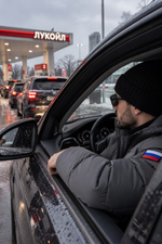 Мужская зимняя стёганая куртка с графеновой подкладкой серого цвета 9651Sr