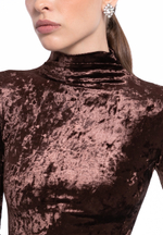 «SCULPTING velvet dress» Платье из эластичного бархата с разрезом.
