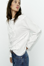 ФУТБОЛКА С ДЛИННЫМИ РУКАВАМИ И ОТДЕЛКОЙ — ZARA