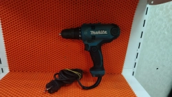 Дрель-шуруповёрт Makita DF0300.