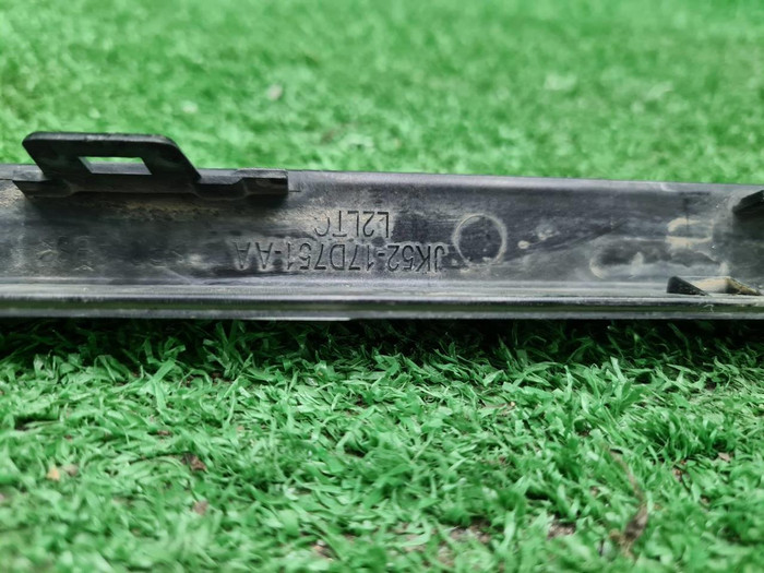 Молдинг переднего бампера RR Vogue 4 L405 (17-22)