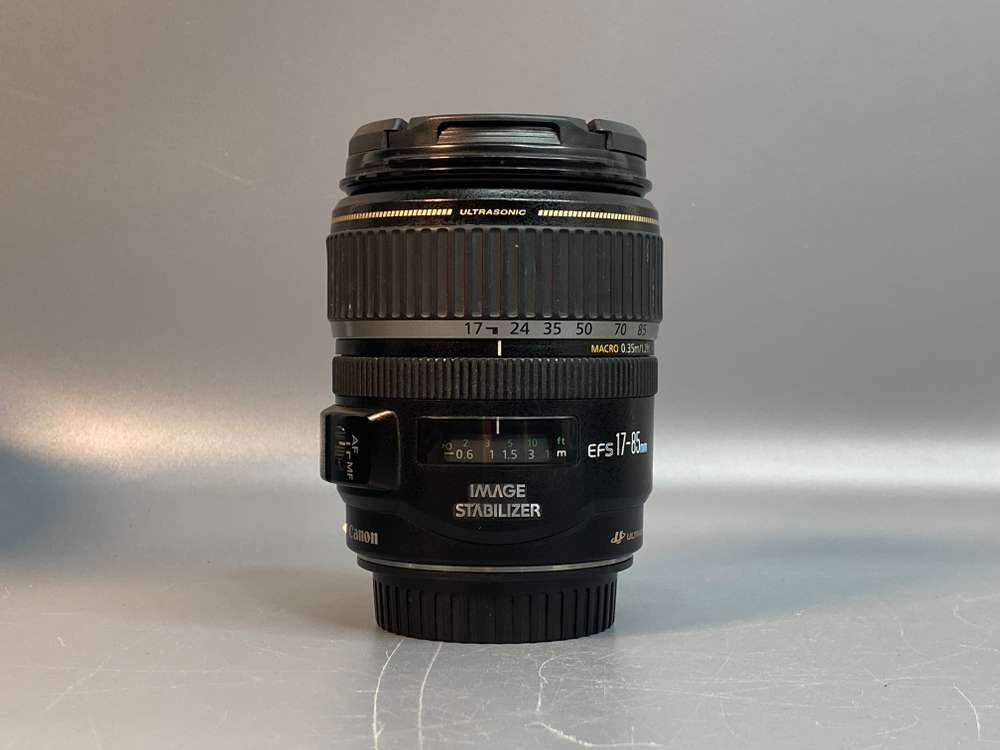 Canon EF-S 17-85mm 4-5.6 IS USM