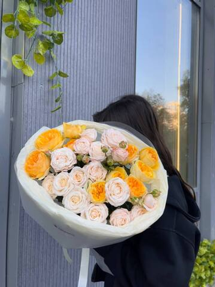 Букет из кустовых роз
