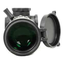 Оптический прицел ARKON Model C 1-10x24 MC9-2DMRAD - линза объектива крупным планом с открытой крышкой