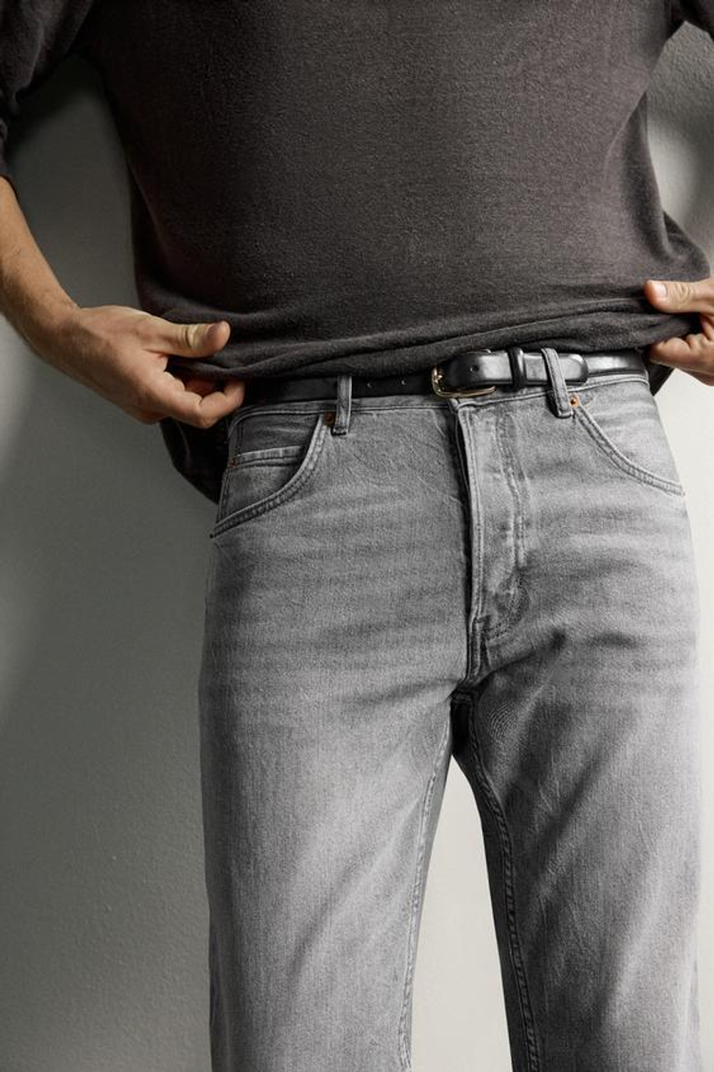 ZARA ДЖИНСЫ REGULAR FIT, СЕРЫЙ