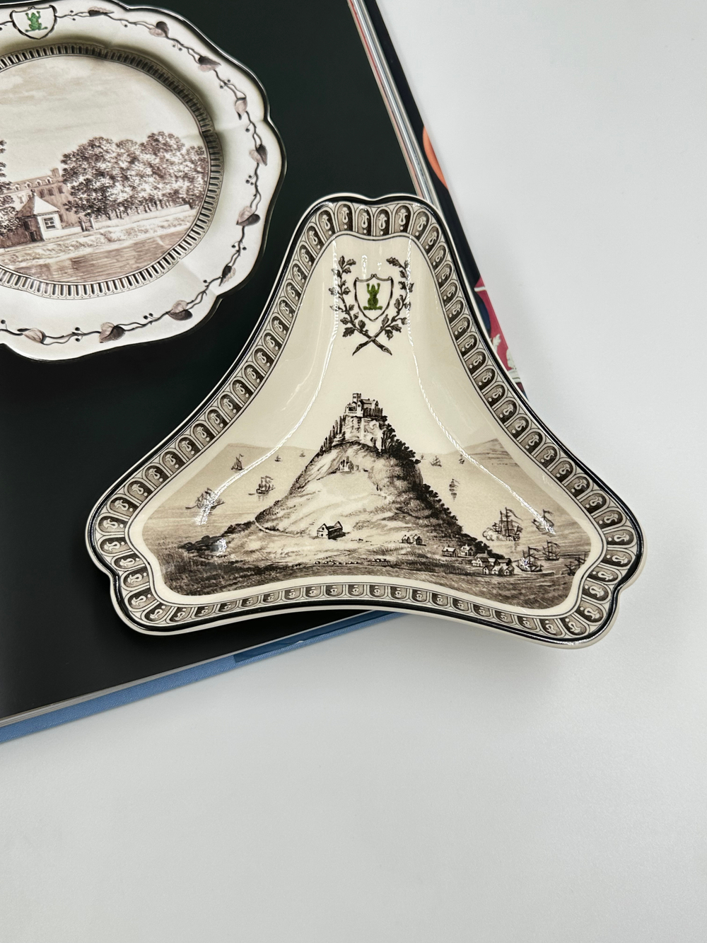 Блюдо Wedgwood «Зелёная лягушка»