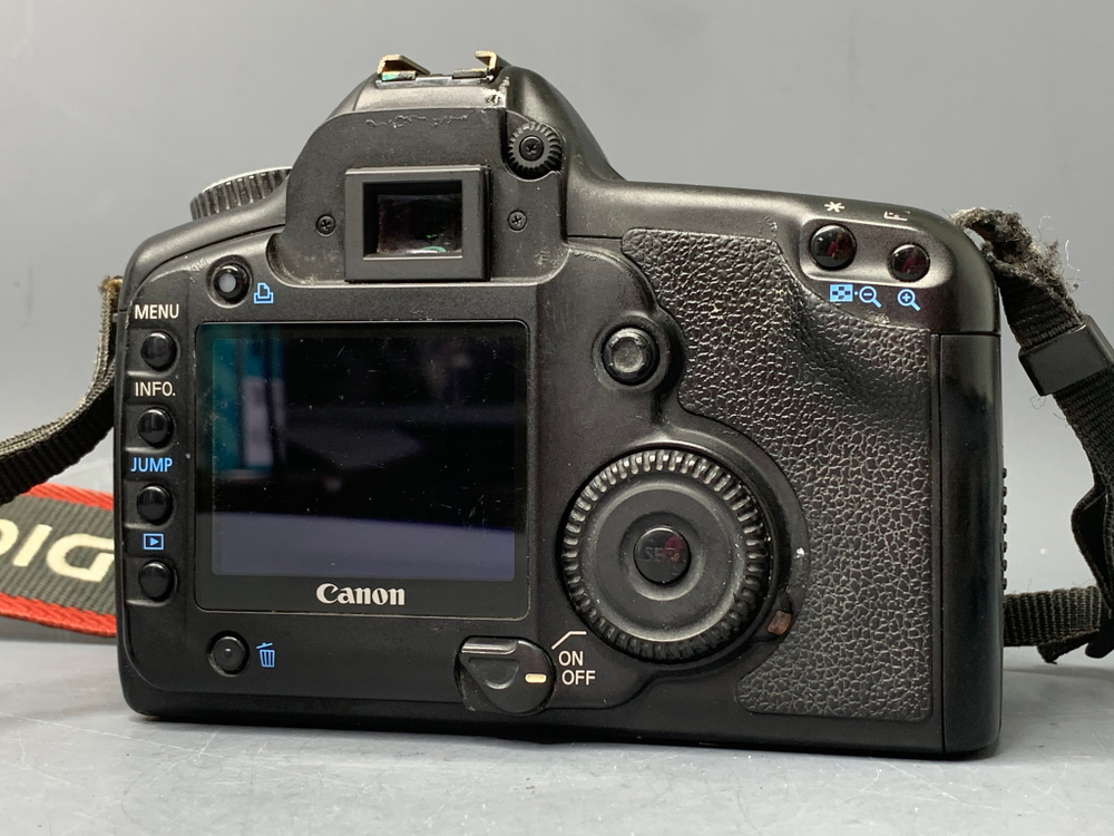 Canon EOS 5D с дефектом
