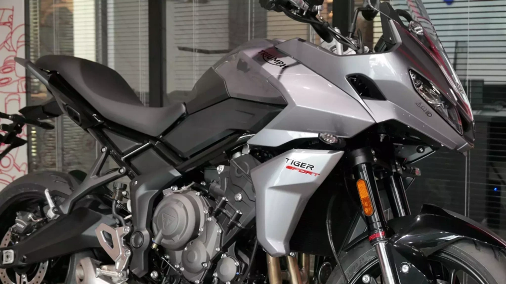 Triumph Tiger Sport 660 серебро