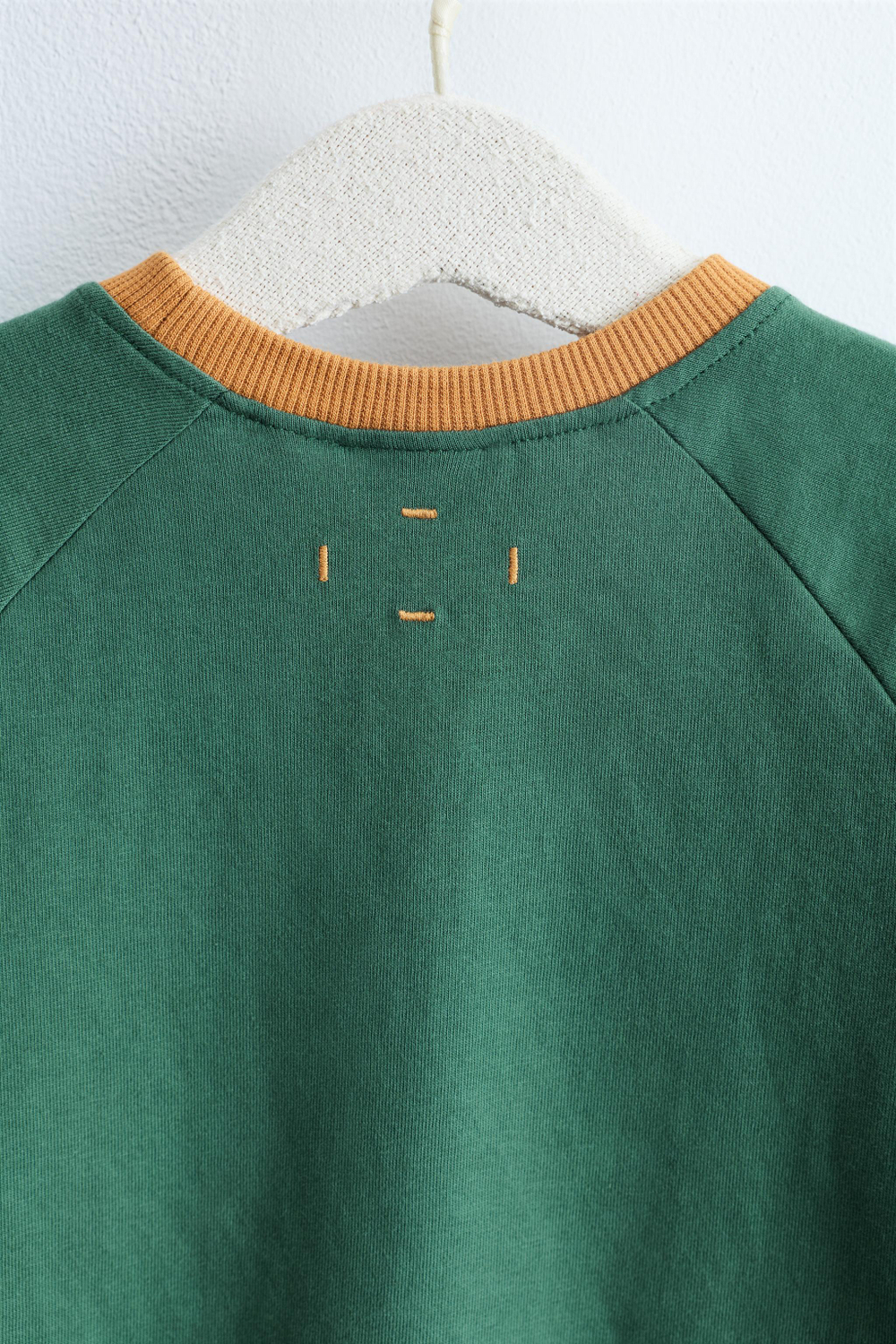 ZARA TIMELESS — ФУТБОЛКА С КОНТРАСТНОЙ ОТДЕЛКОЙ, ЗЕЛЕНЫЙ