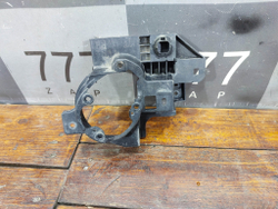 Кронштейн ПТФ правый Mazda CX-5 2 (KF) 17-нв Б/У Оригинал KB8B51684