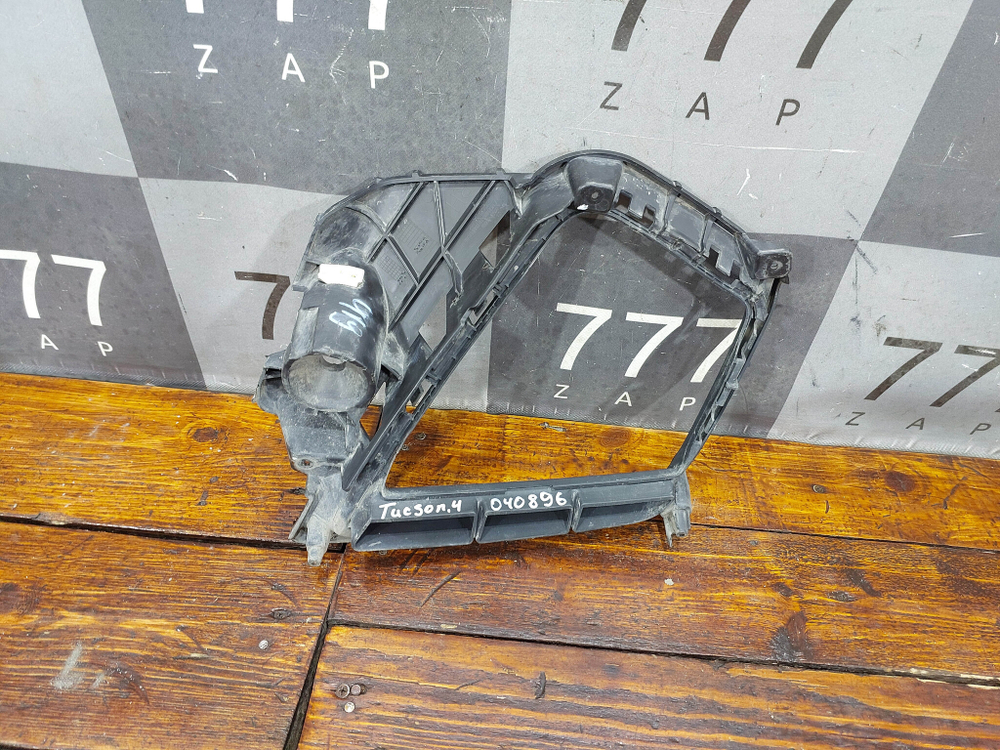 Кронштейн фары правый Hyundai Tucson 4 (NX4) 20-нв Б/У Оригинал 865C2N9000