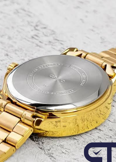 Casio LTP-V004G-1B — женские часы с золотистым браслетом