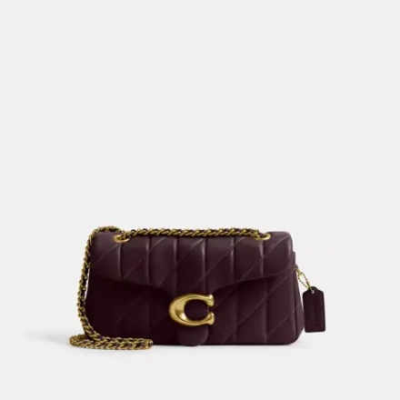 COACH СУМКА ЧЕРЕЗ ПЛЕЧО TABBY 26 С МЯГКОЙ ПОДКЛАДКОЙ, БОРДОВЫЙ