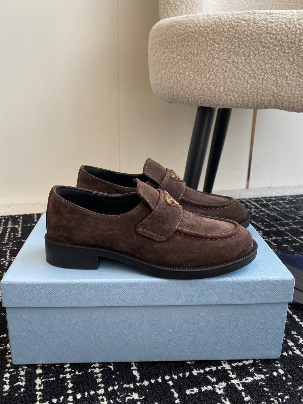 Лоферы Prada