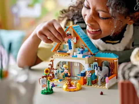 Конструктор LEGO Friends 42651 Ветеринарная клиника для лошадей и питомцев