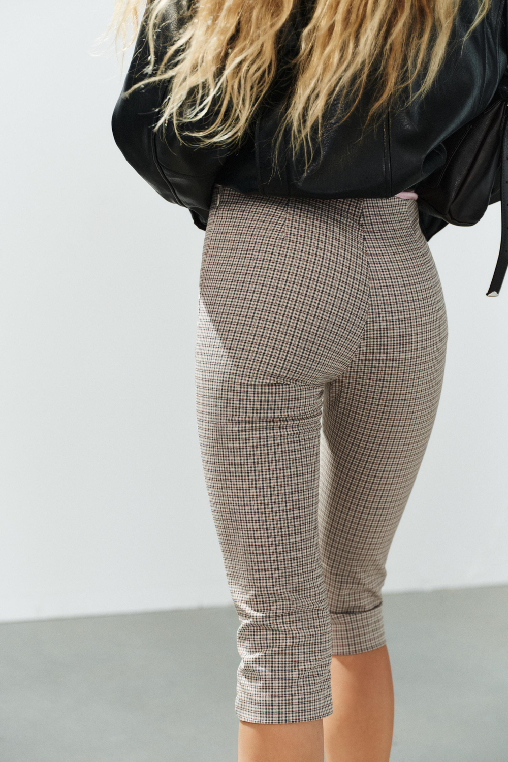 БРЮКИ КАПРИ В КЛЕТКУ — ZARA