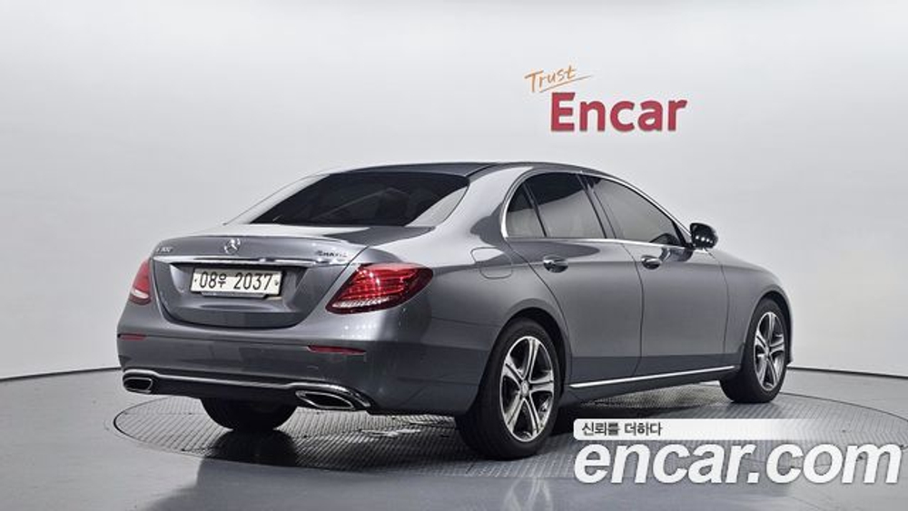 Mercedes-Benz E-Class E300 4MATIC AV Intelligent Drive — 2017