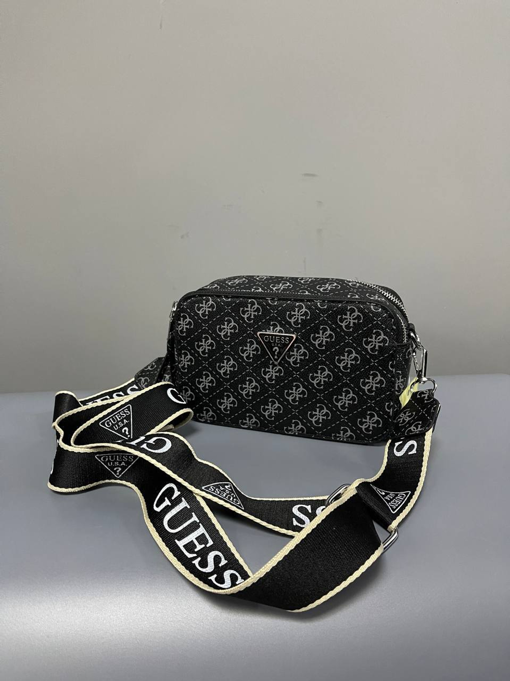 Сумка GUESS