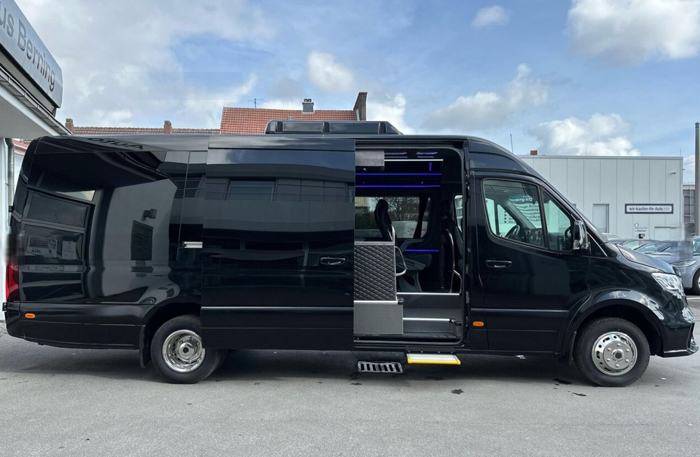 Туристический автобус Mercedes-Benz Sprinter, 2025