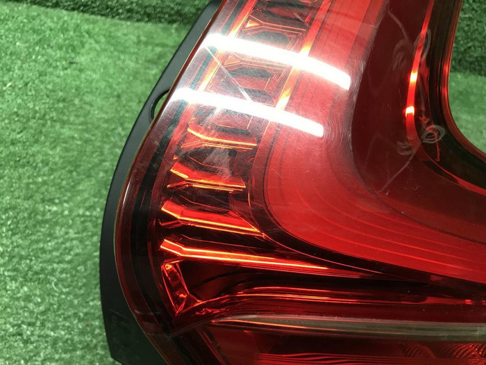 Фонарь правый Volvo XC40 (2017-н.в.)