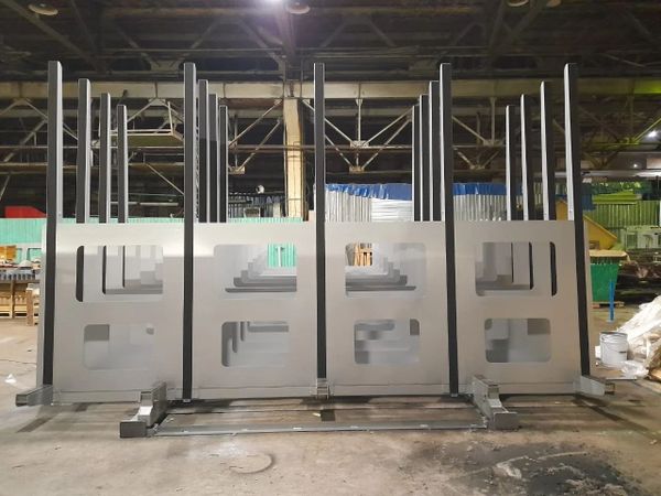 Раздвижная полуавтоматическая система хранения для стекла формата JUMBO (6000х3210). Максимальная нагрузка - 135 тонн стекла. Раздвижная полуавтоматическая система хранения для стекла формата JUMBO (6000х3210). Максимальная нагрузка - 135 тонн стекла.
