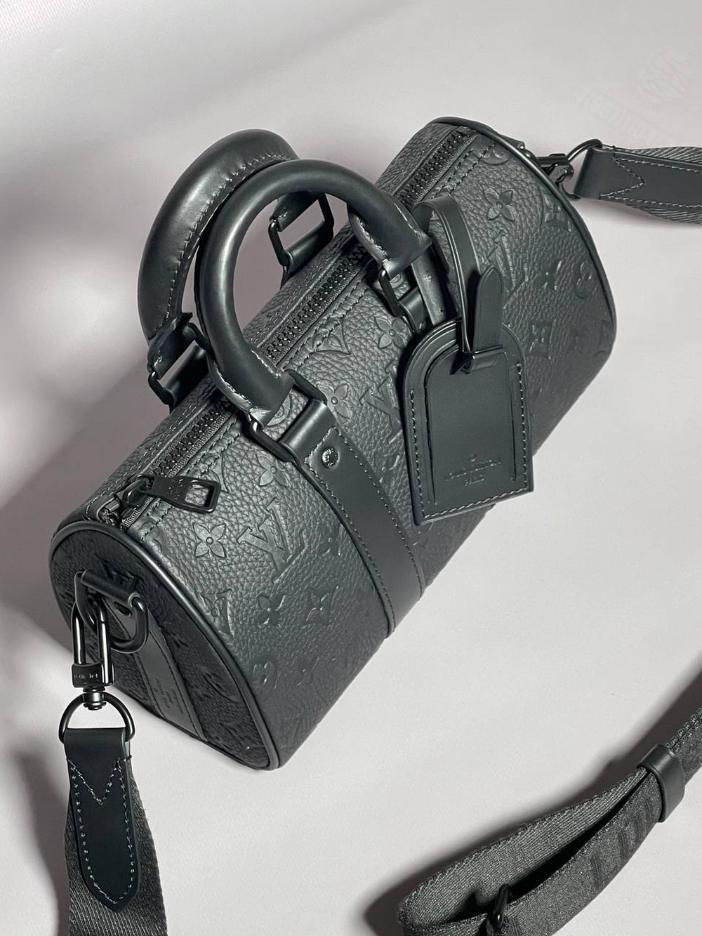 Сумка через плечо Louis Vuitton Keepall 25