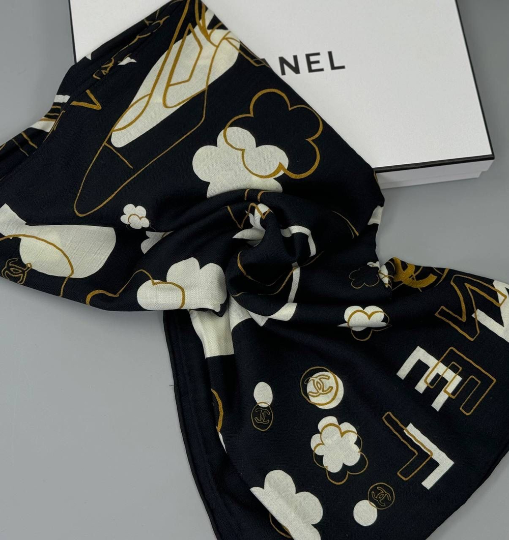 Платок CHANEL