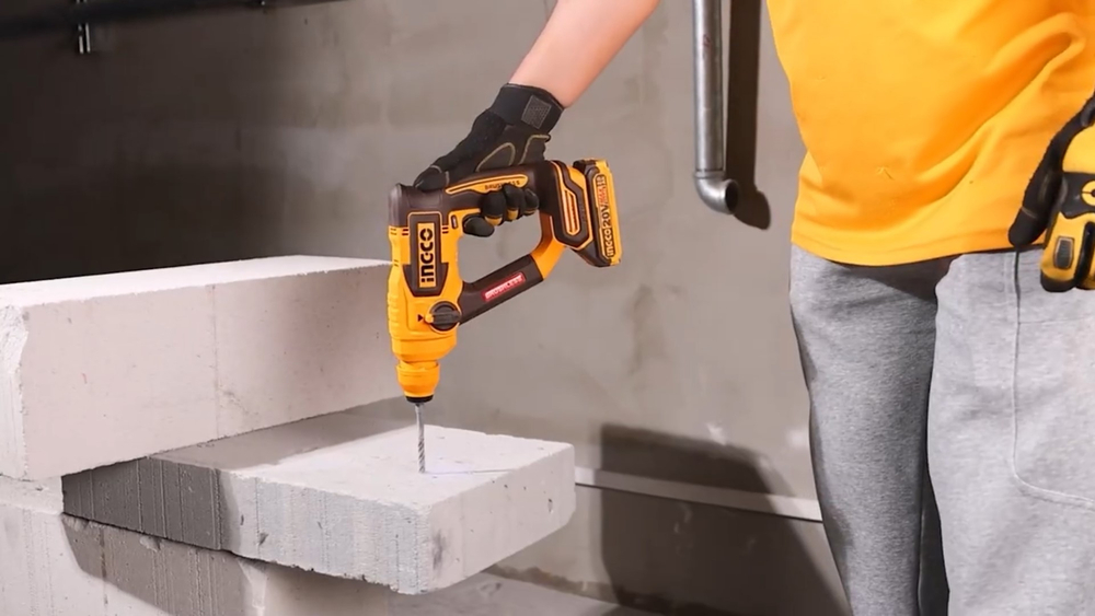Аккумуляторный бесщеточный перфоратор INGCO CRHLI20188 INDUSTRIAL 20 В 1,8 Дж