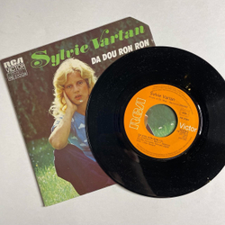 Винтажная виниловая пластинка LP Sylvie Vartan Da Dou Ron Ron (France 1974) 7 дюймов, 45 RPM, Single