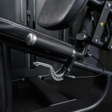 E7002JZ Разгибание ног сидя. Стек 135 кг