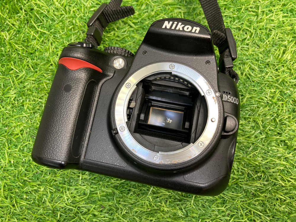 Nikon D5000 Kit 18-55mm 3.5-5.6G VR 10.000 кадров