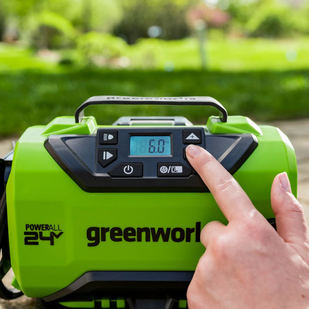 Компрессор автомобильный аккумуляторный Greenworks Арт. 3400807, 24V / 12V (от прикуривателя автомобиля), без АКБ и ЗУ в сумке