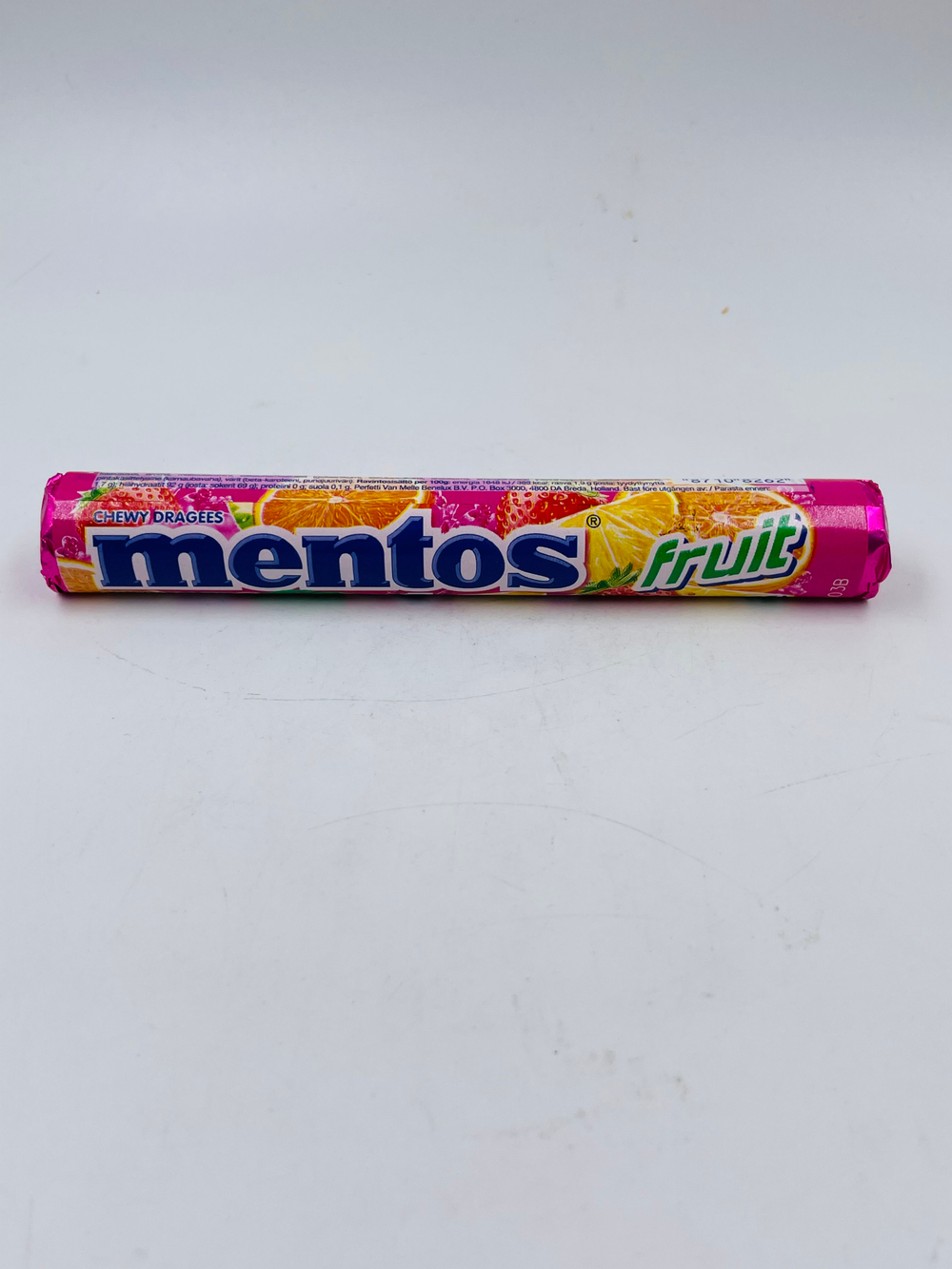 Mentos Жевательное драже микс - клубника и фруктовая смесь, 4 шт., 151 г