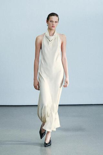ZARA АТЛАСНОЕ ПЛАТЬЕ МИДИ С ГОРЛОВИНОЙ ХАЛТЕР — ZW COLLECTION, ЭКРЮ