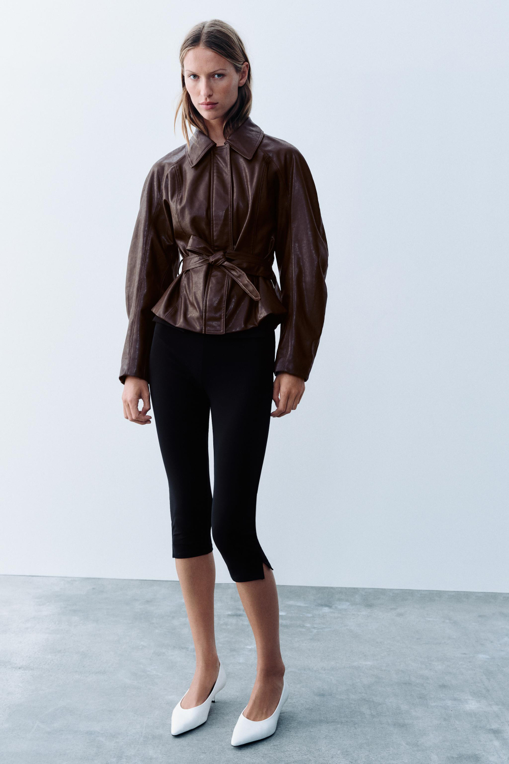 ZARA КУРТКА ИЗ ИСКУССТВЕННОЙ КОЖИ С ПОЯСОМ, ЧЕРНЫЙ