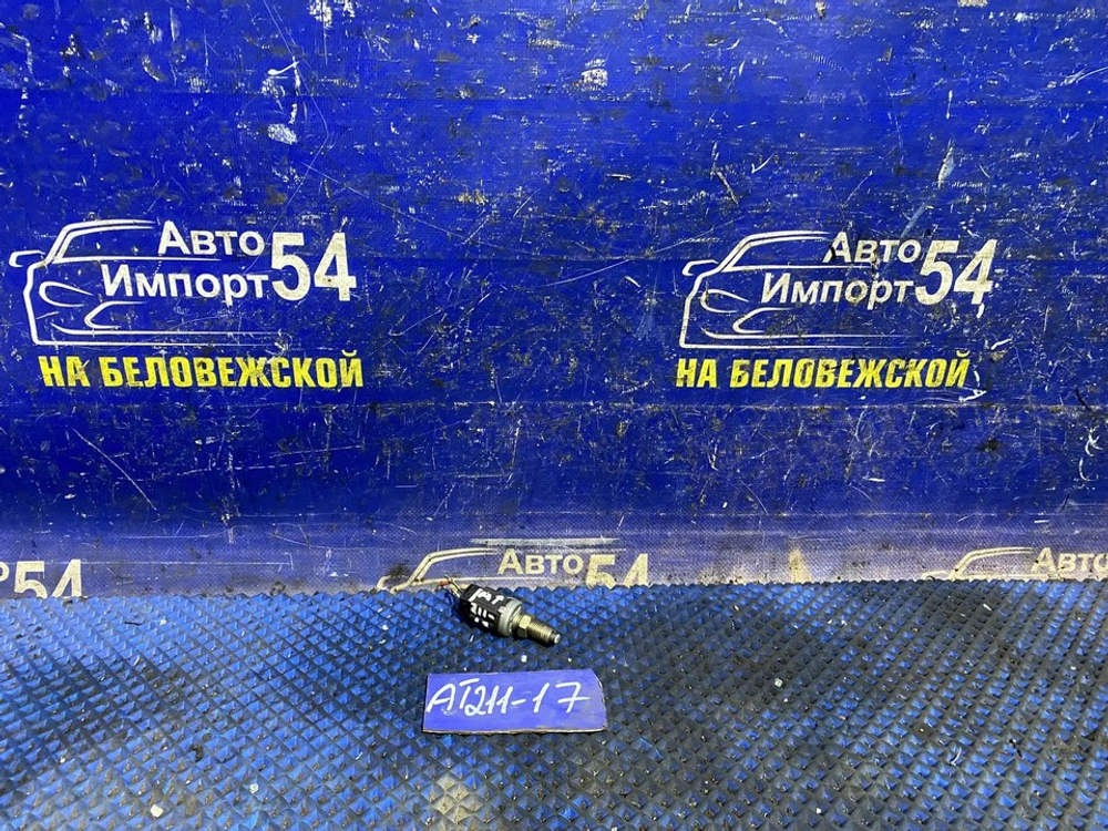 Датчик педали тормоза TOYOTA CARINA 1998