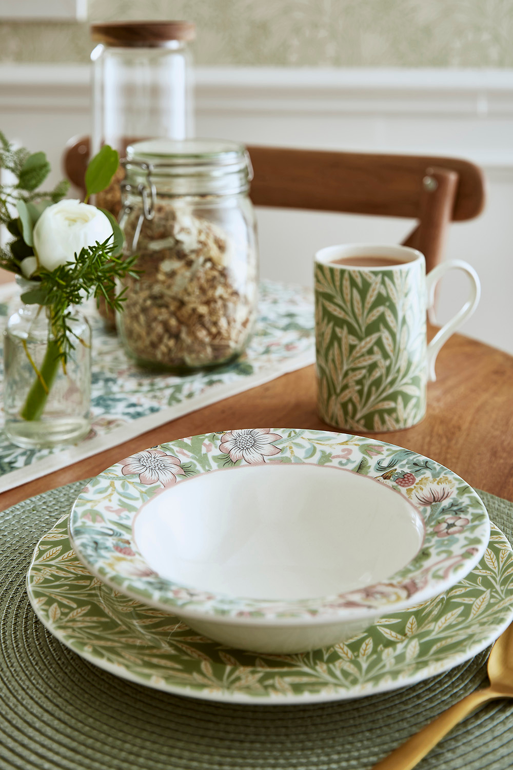 Spode Тарелка Morris&Co. Глубина 19 см, клубничный вор MCO05206-D