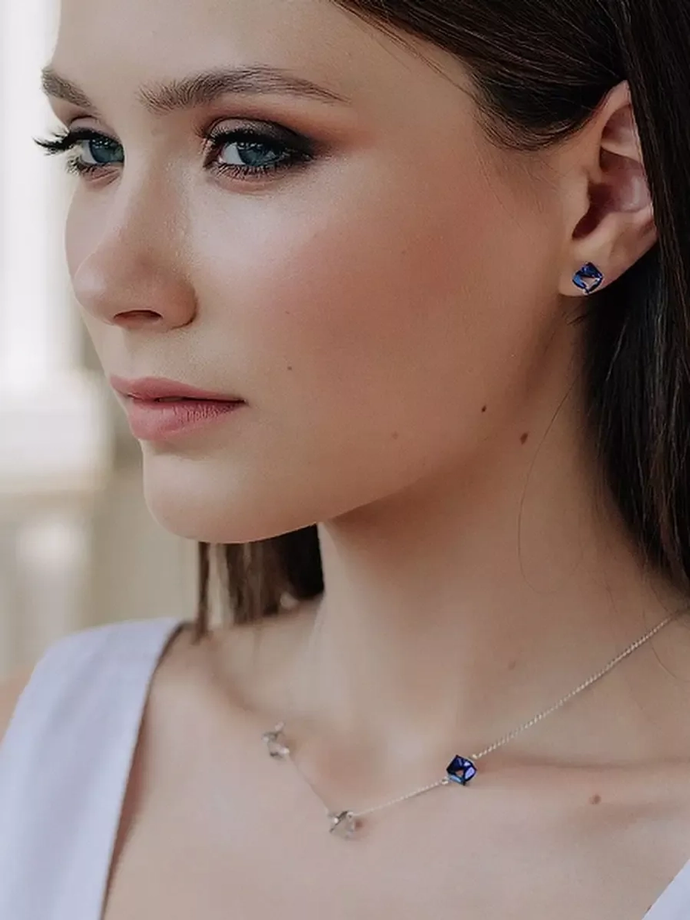 Колье Миражи с синими кристаллами-хамелеонами Swarovski