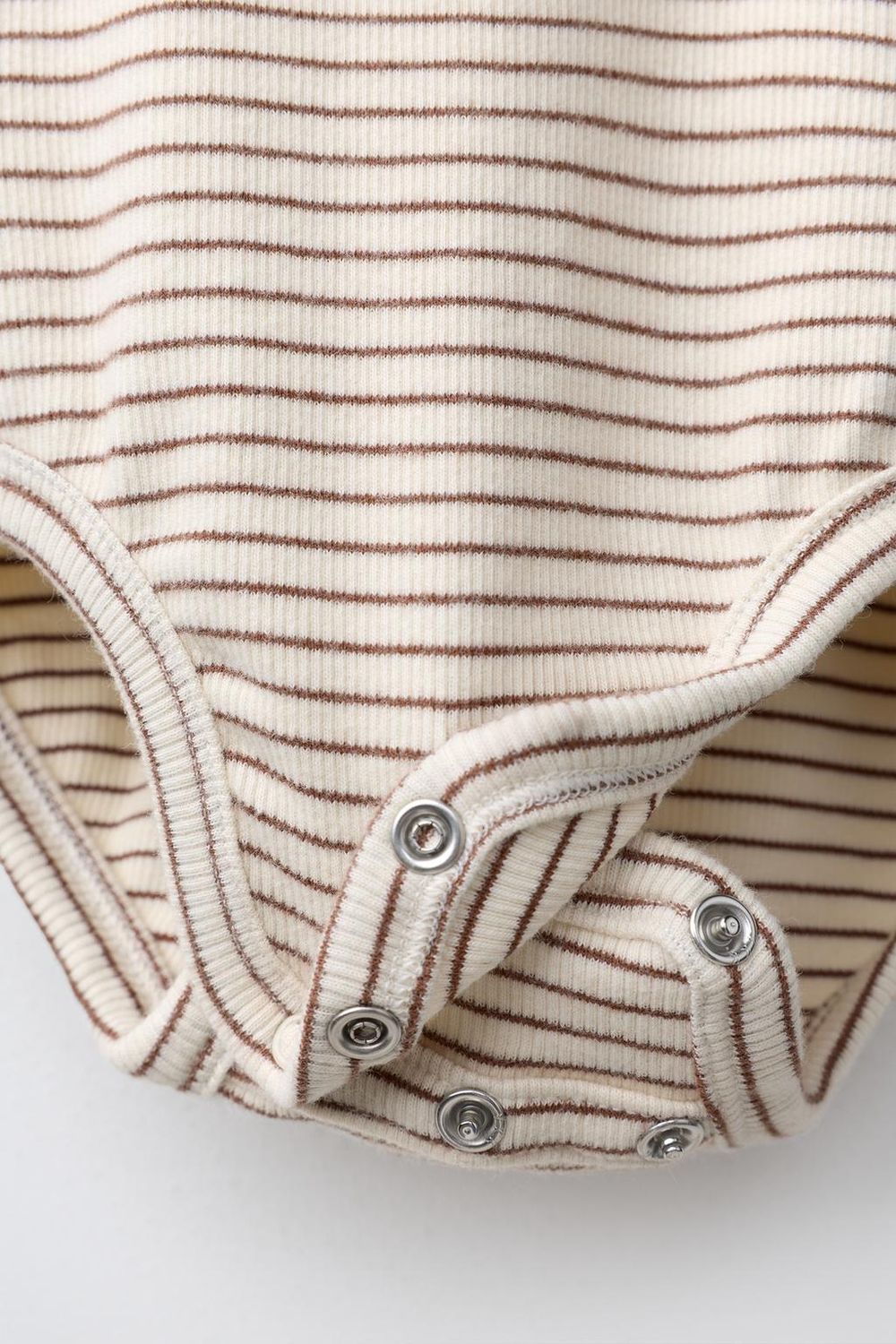 ZARA КОМПЛЕКТ ИЗ БОДИ И ЛЕГИНСОВ В ПОЛОСКУ С ВЫШИВКОЙ, КОРИЧНЕВЫЙ