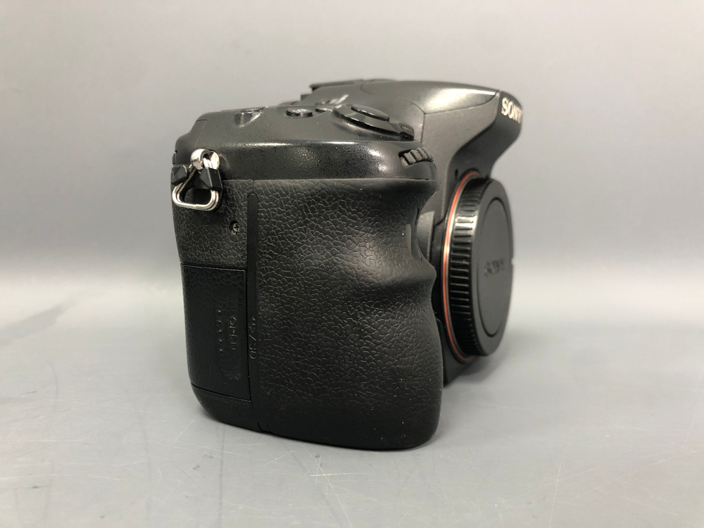 Sony A77 (119.000 кадров)